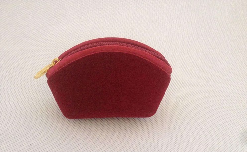 Velvet drawstring pouch and zipper bag application
