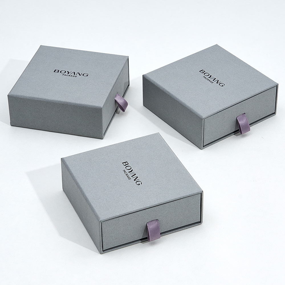 Custom paper jewelry box packaging