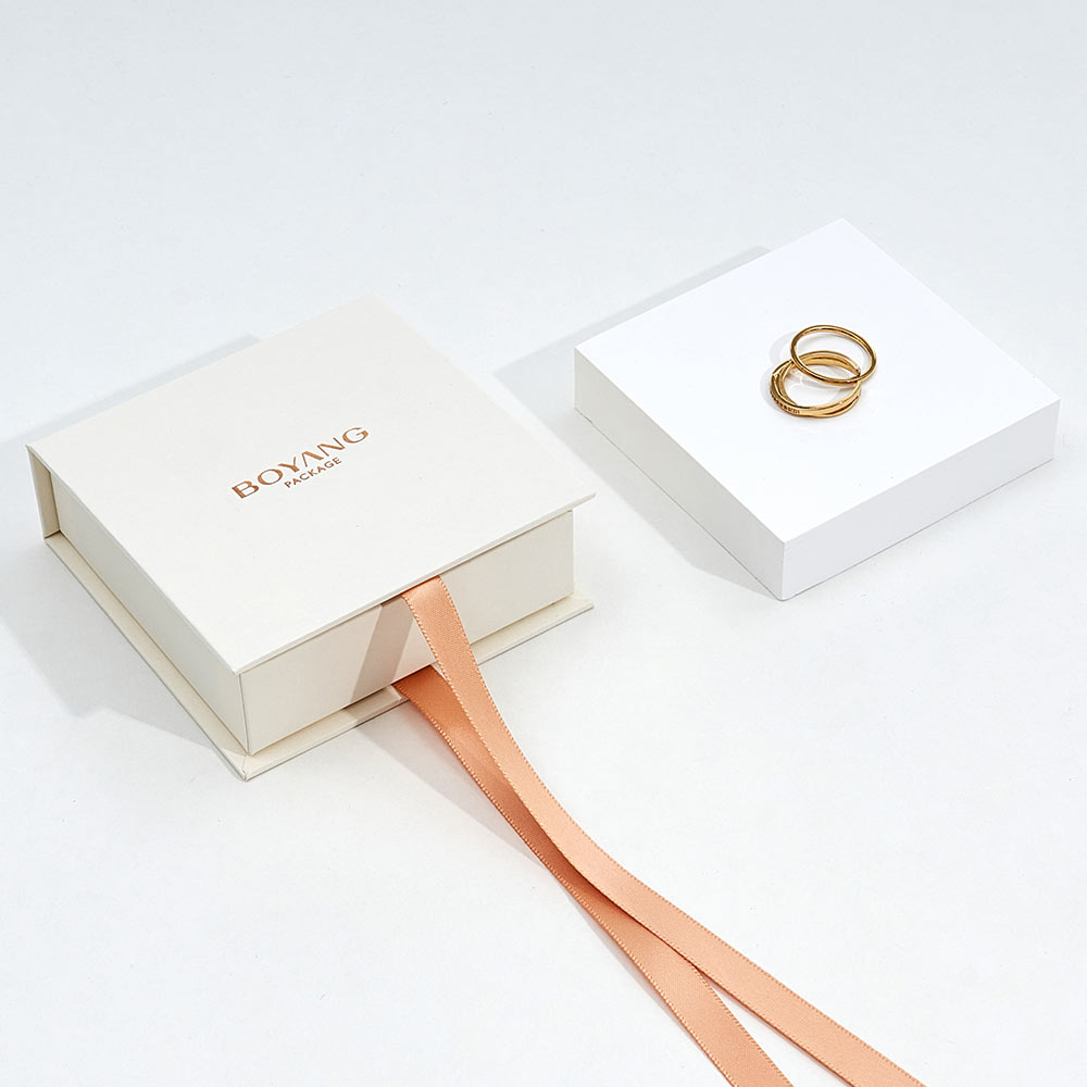 Custom gift jewelry box