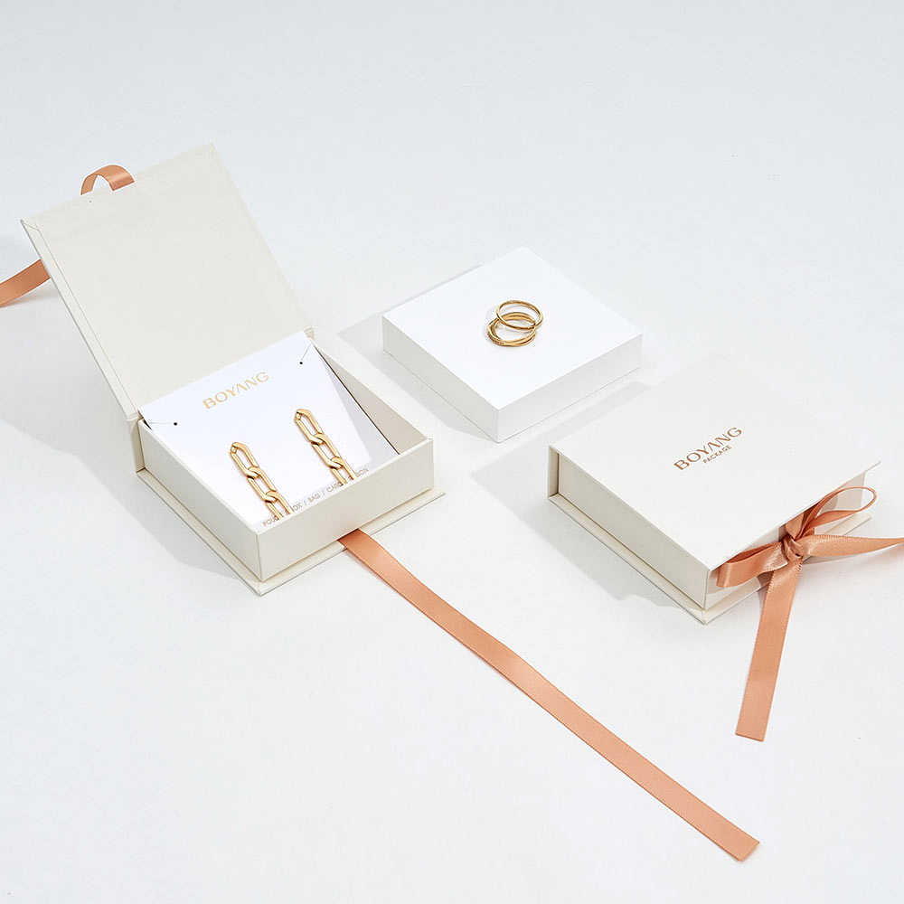 Custom gift jewelry box