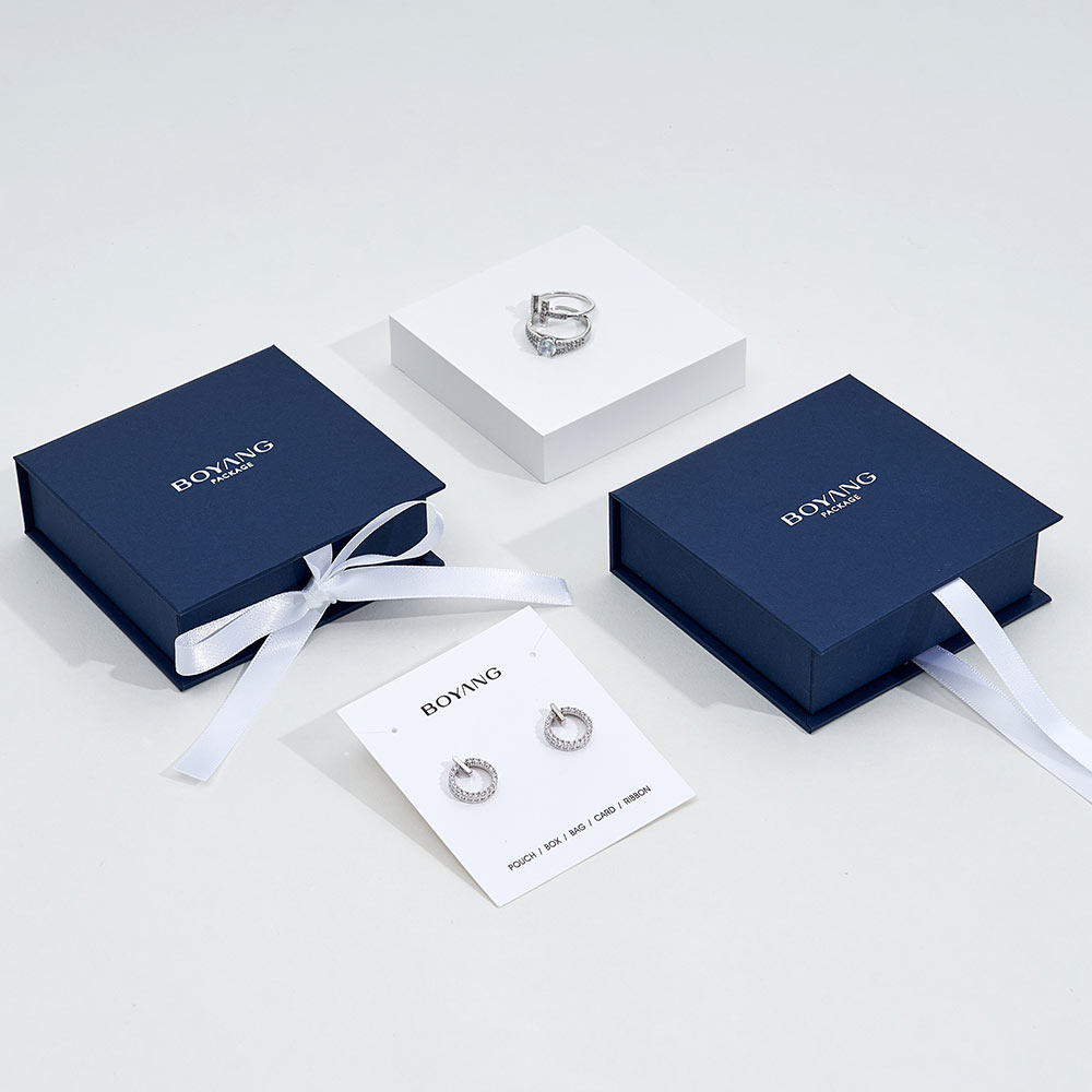 Custom paper jewelry box