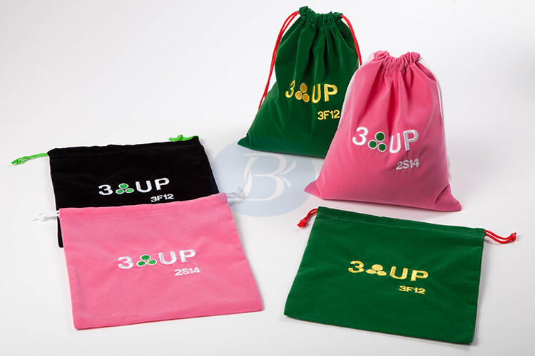custom color velvet pouches with logo factory