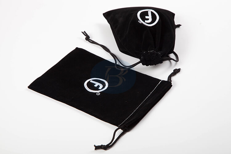 custom black small velvet bags supplier