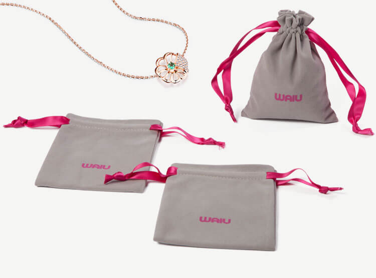 custom printed velvet pouches manufacturer