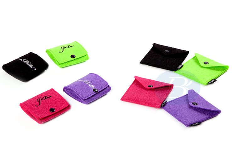 Custom velvet pouches wholesale