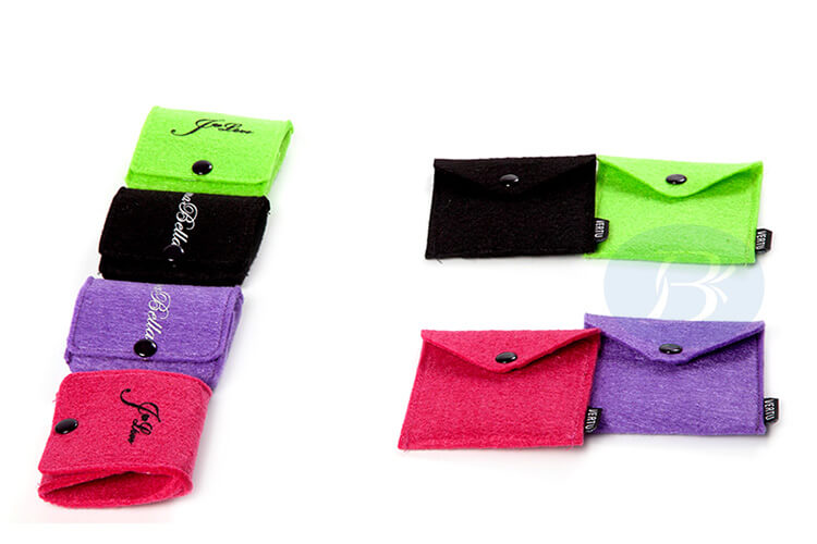 Custom velvet pouches wholesale