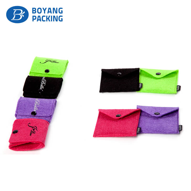 Custom velvet pouches wholesale