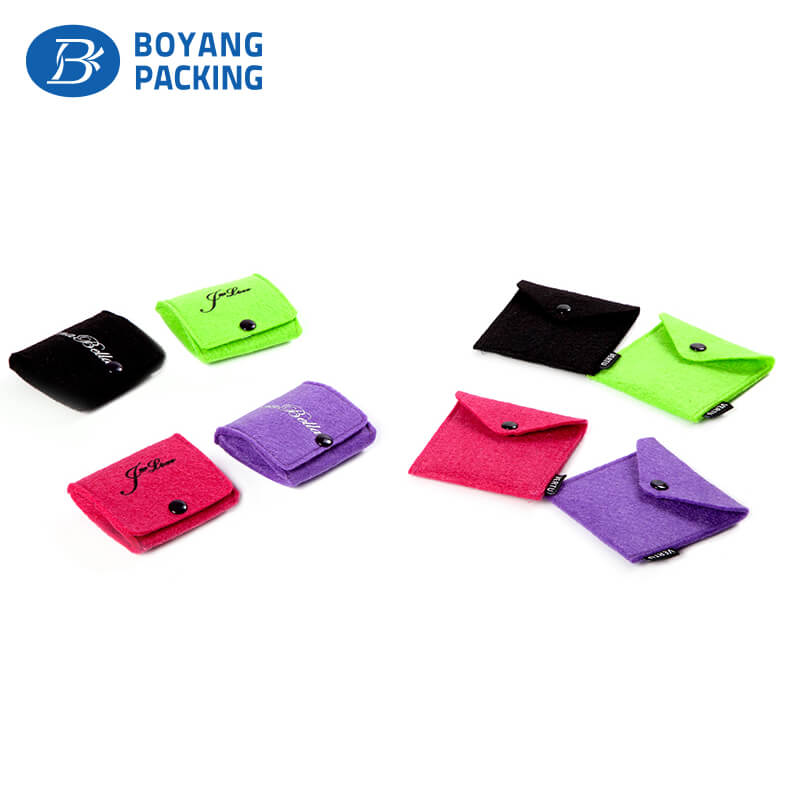 Custom velvet pouches wholesale