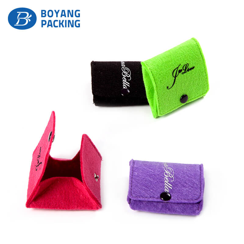 Custom velvet pouches wholesale