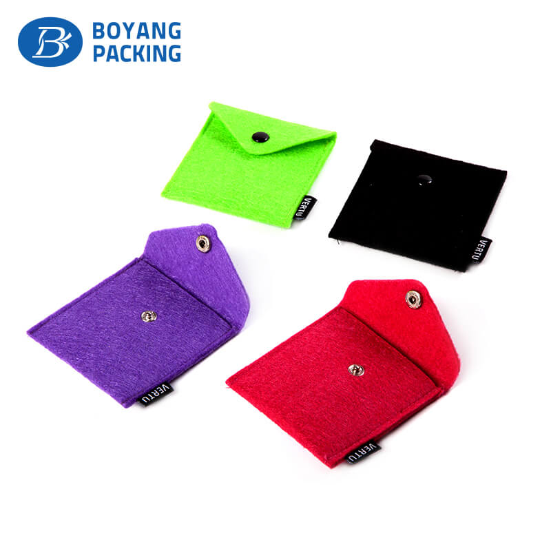 Custom velvet pouches wholesale