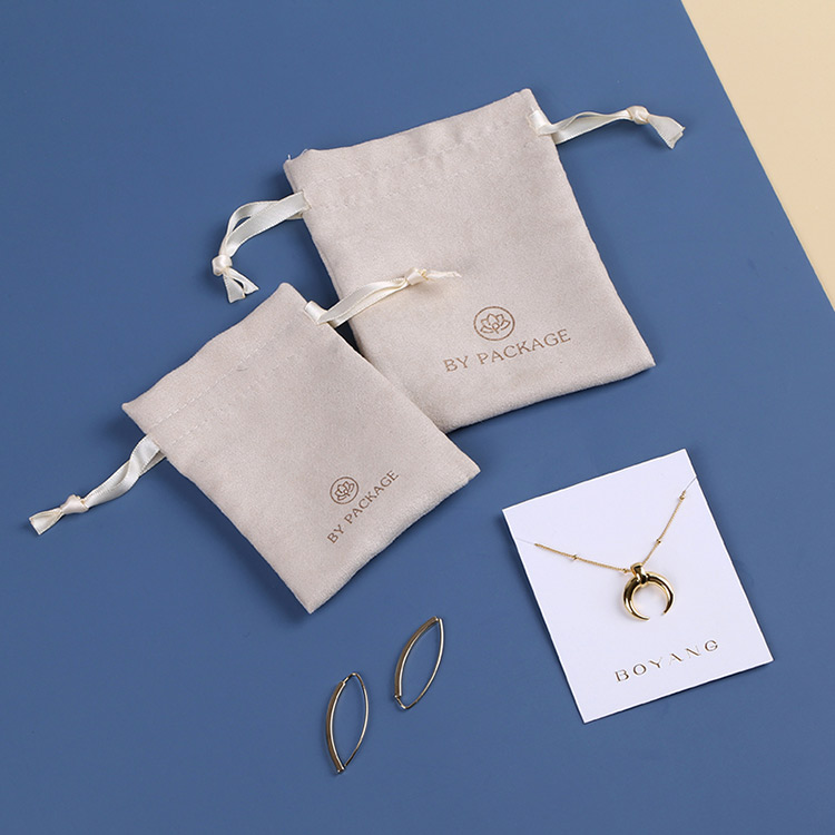 custom velvet jewelry packaging pouch