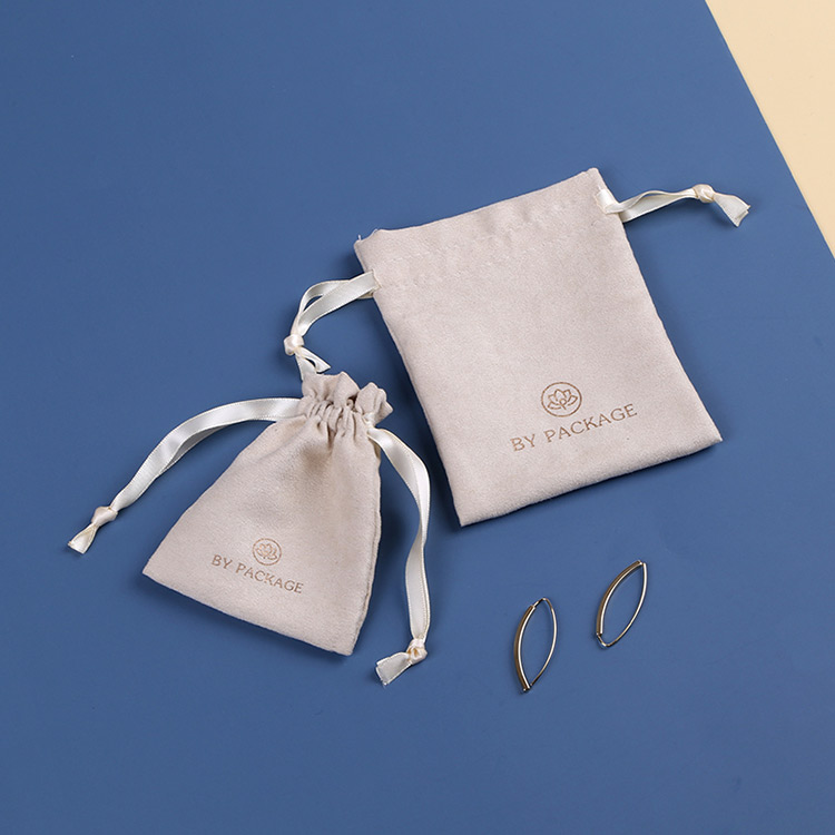 custom velvet jewelry packaging pouch
